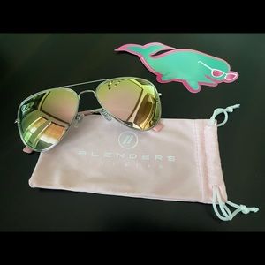 Blenders “High Class Jes” Polarized Sunglasses